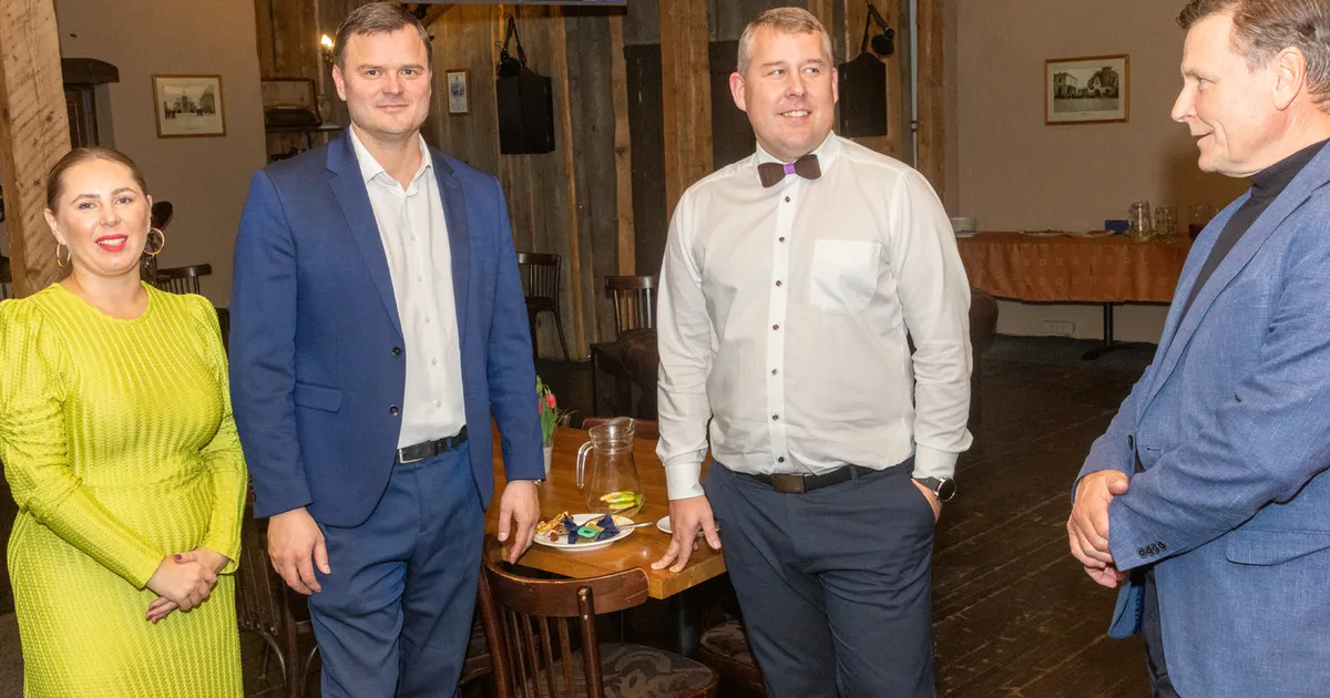 RAHVA HÄÄL ⟩ Uurime, millist võimalikku võimuliitu Saaremaal pooldavad meie lugejad