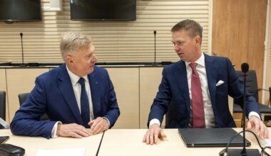FOTOD ⟩ Kelmuses süüdistatav Kalle Laanet astus kohtu ette