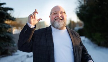 ESMAETTEKANNE HOMME Auhinnatud Jüri Reinvere pühendab uue teose olulisele sõbrale - Postimees