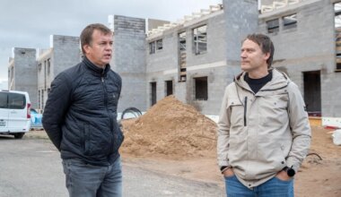 VIDEO ⟩ Kuressaares Mesilase tänaval valmib juba kolmas ridamaja
