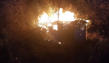 Tapal põles mahajäetud kuur - Virumaa Teataja