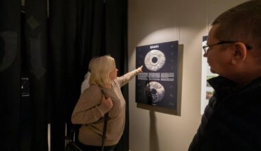 Pimeda aja näitus keskendub maagiale
