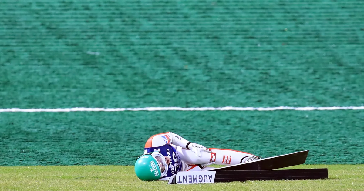 Rängalt vigastada saanud suusahüppaja vahutab vihast: meid koheldi kui laborirotte