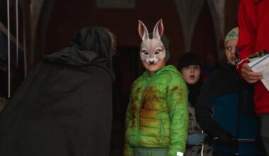 GALERII JA VIDEO ⟩ Verdtarretav Halloweeni seiklus lossihoovis
