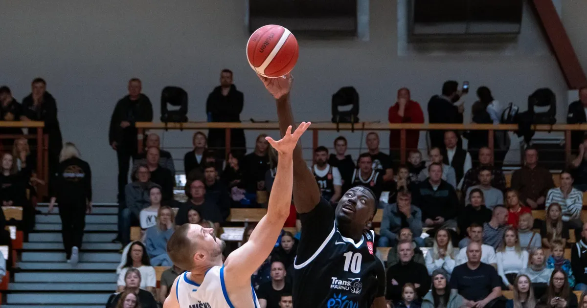 FOTOD ⟩ Pärnu kossutiim andis tuhande fänni ees Eesti meistrile kõva lahingu, aga ... Evart: Ise teeme lollusi!