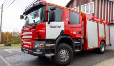 Kadrina vabatahtlikele päästjatele saabus mere tagant uus auto