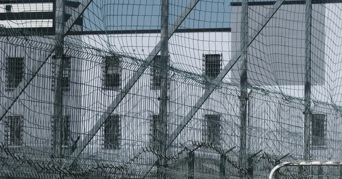 Rootsi plaanib kuritegelike jõukude 13-aastased lapssõdurid trellide taha panna