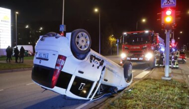 FOTOD ⟩ Lasnamäel paiskus sõiduauto kummuli