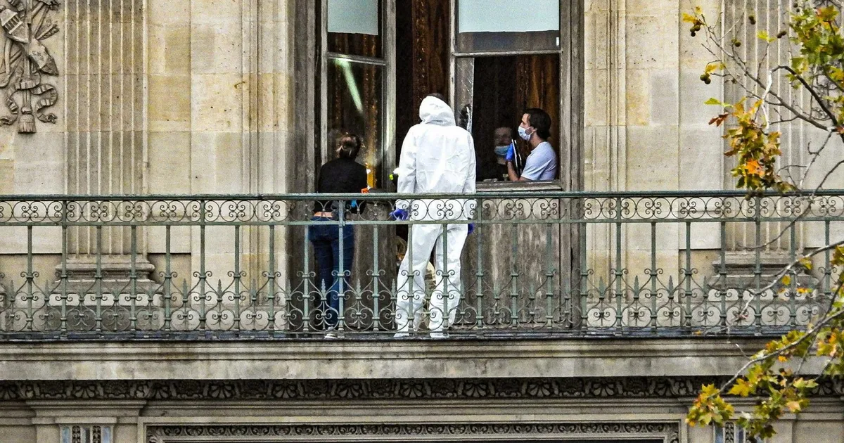 ÜLEVAADE ⟩ Louvre’i juveelivargad plaanisid riigist põgeneda - Maailm - Postimees.ee