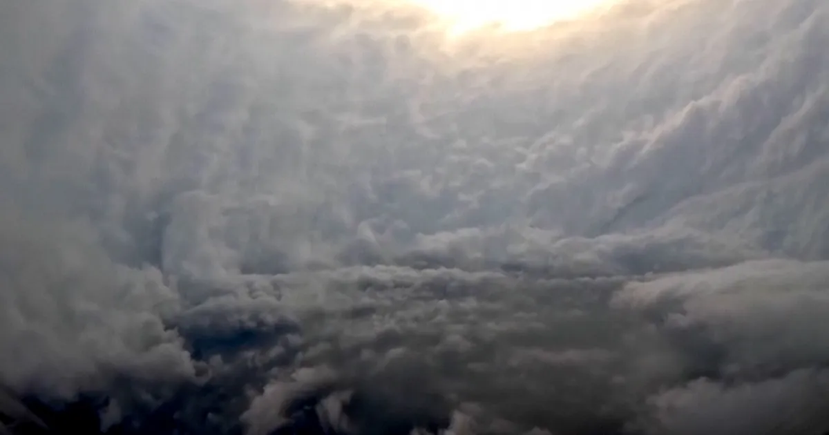 VIDEO ⟩ Maailma tugevaima tormi silmas avanes hämmastav vaatepilt - Maailm - Postimees.ee