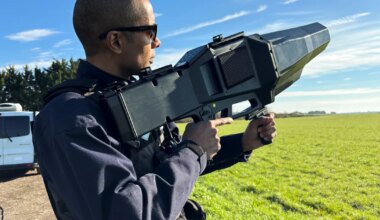 Liitlased lasid kaitseväe linnaku lähedal alla drooni