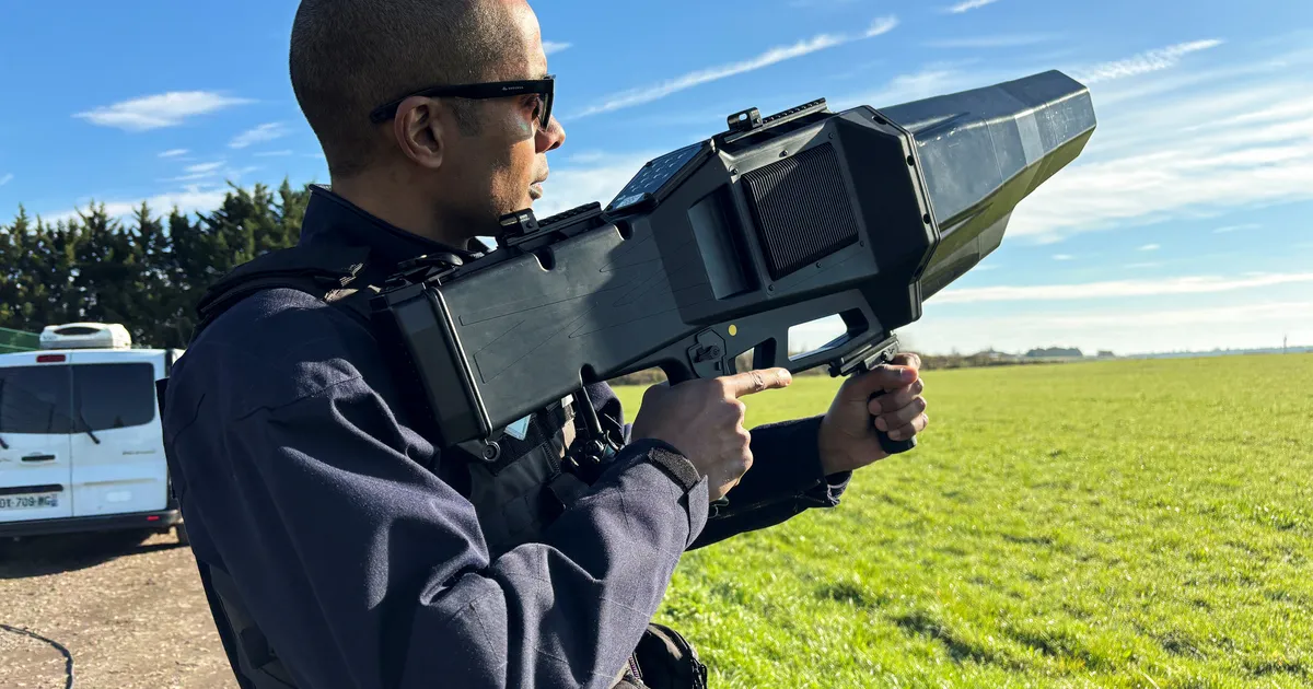 Liitlased lasid kaitseväe linnaku lähedal alla drooni