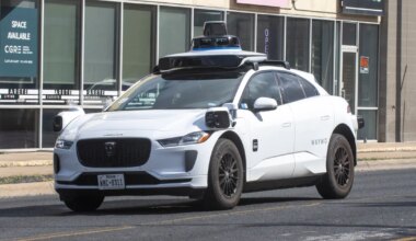 TEHISARU REVOLUTSIOON ⟩ Uber ja Nvidia toovad teedele 100 000 robottaksot