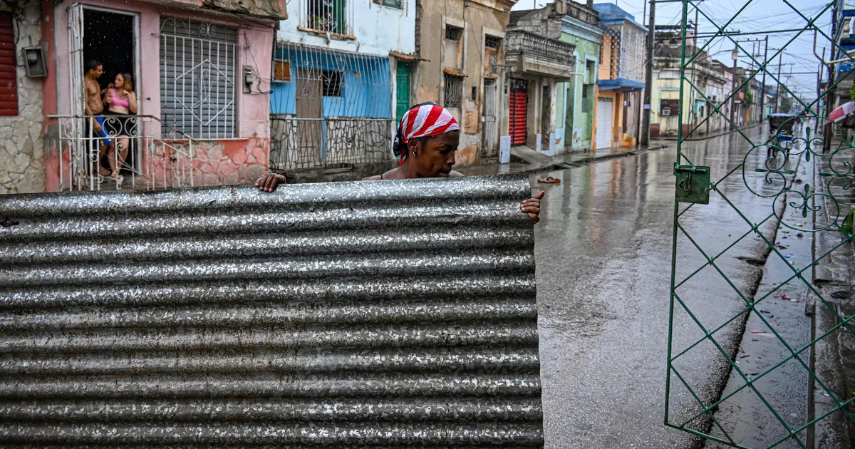Jamaicat räsinud orkaan Melissa jõudis Kuuba rannikule - Maailm - Postimees.ee