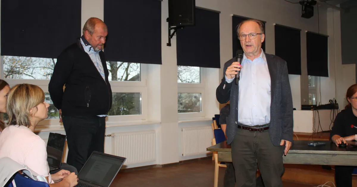 Haljala rahvamajas arutleti Käsmu sadama detailplaneeringu üle