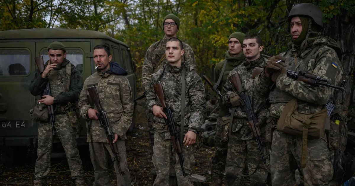 RIIK JOOKSEB TÜHJAKS ⟩ Ukrainast on kahe kuuga lahkunud pea 100 000 noort meest - Maailm - Postimees.ee