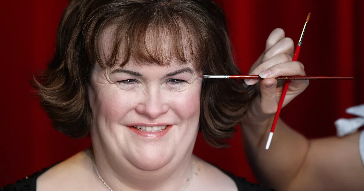 VAU! ⟩ Susan Boyle säras avalikkuse ees sirgete blondide juustega