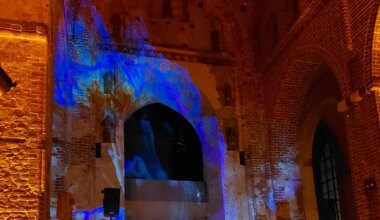 HELIDE JA VALGUSE MÄNG ⟩ Jaani kirik muutub oktoobrikuu viimasel õhtul müstiliseks paigaks