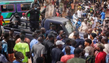 KÜTUSEBLOKAAD ⟩ Mali džihadistid pitsitavad USA ja Suurbritannia diplomaate