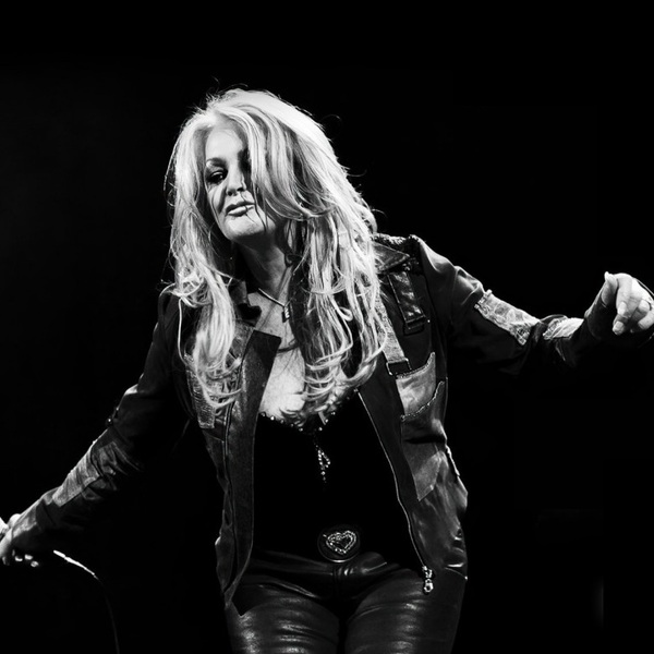 JUBA TÄNA TALLINNAS: Bonnie Tyleri uus kontserttuur keskendub tema superhitile