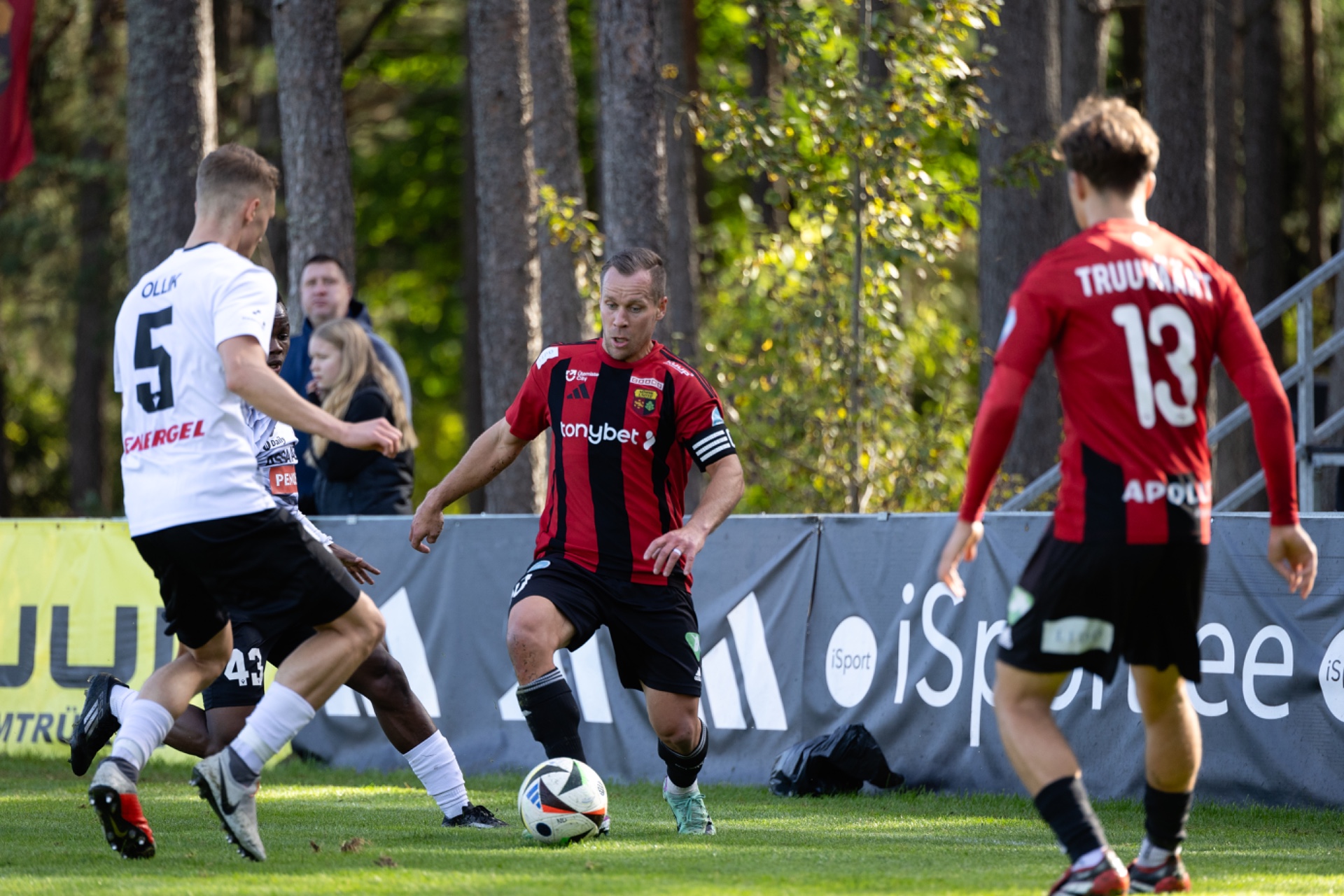 Nõmme Unitedi kapten Andre Frolov. Foto: Katariina Peetson / jalgpall.ee