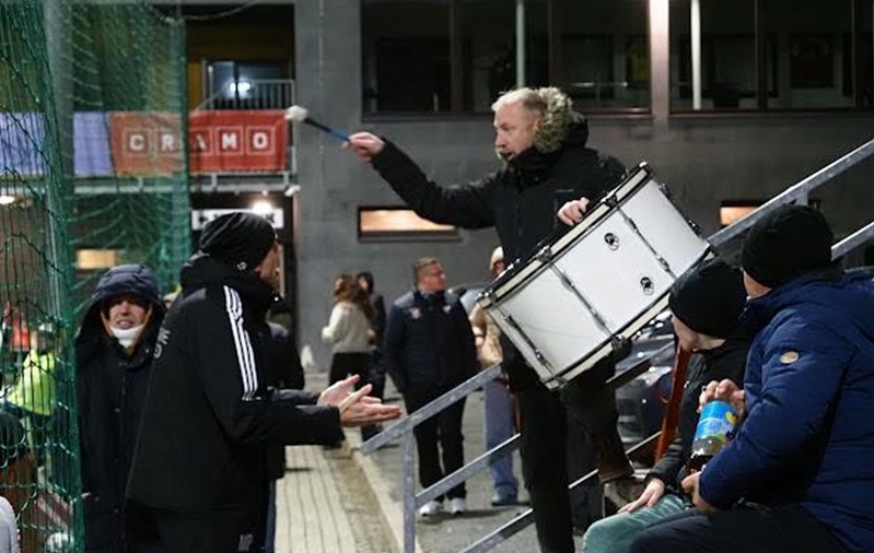 Mart Poom palus Phoenixi fännidel mängule vaiksemalt kaasa elada. Foto: Sergei Ivanov / Facebook