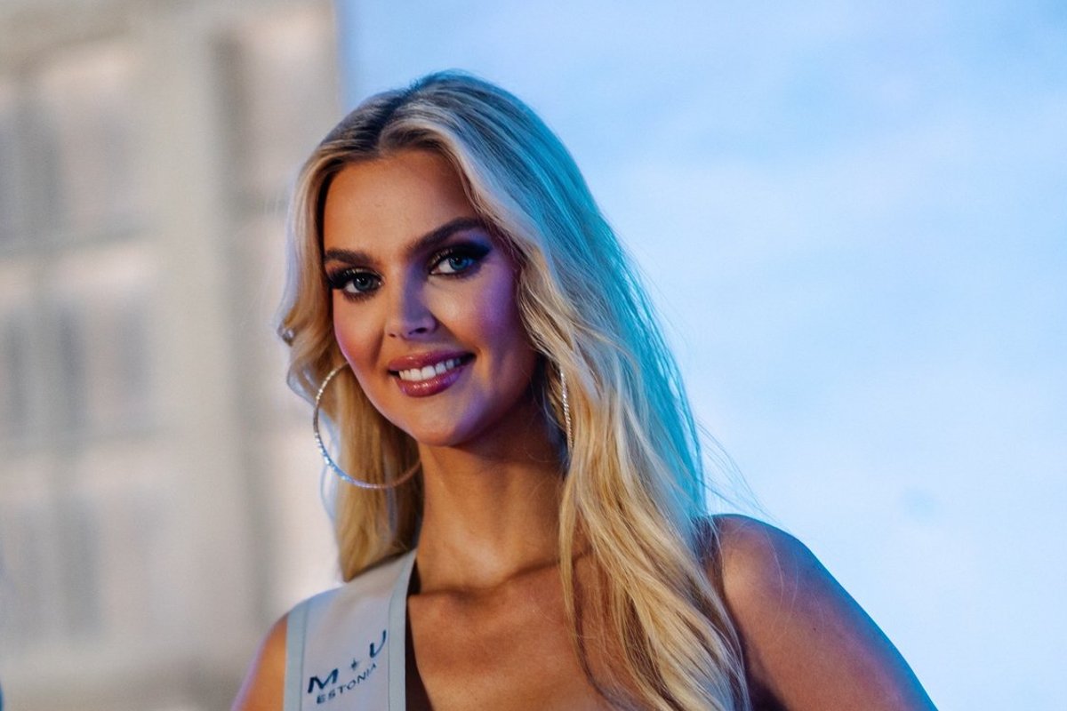 KURIOOSUM | Eesti Miss Universumi esindaja saabus lennujaama läbipaistvasse plastkarpi pakituna