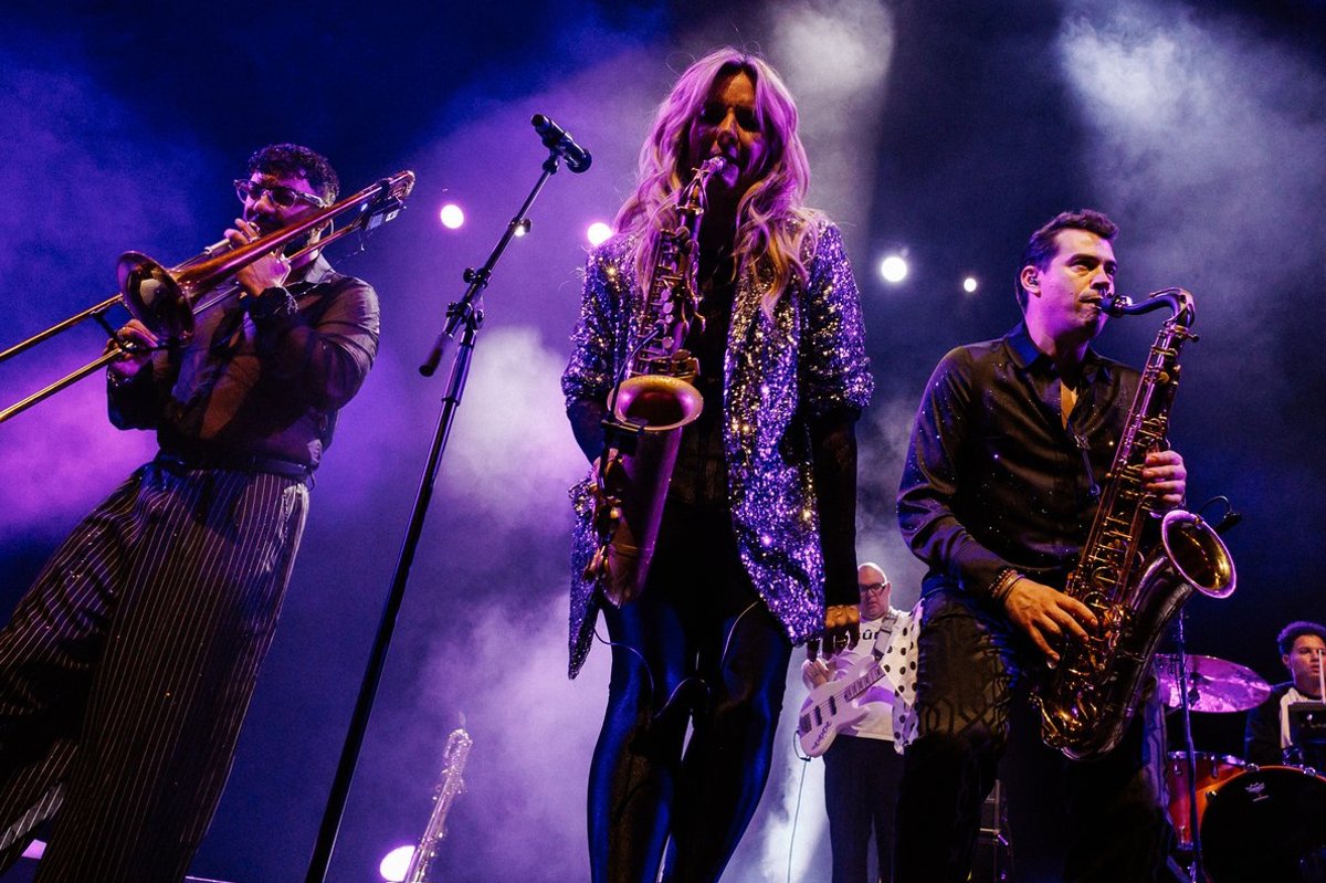 FOTOD | Funk, energia ja puhas rõõm laval! Candy Dulfer vallutas Alexela kontserdimaja