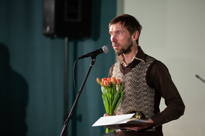 Anti Saar andis välja esimese krimiloo "Kajakad" | Kirjandus