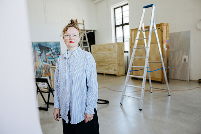 Merike Estna isikunäitus tabab õhkõrna momenti surma ja elu vahel | Kunst