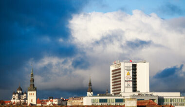 Keelesäuts. Pilvede kannul | Kirjandus