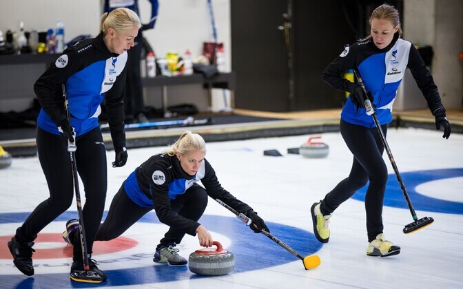 Eesti kurlingunaiskond pääses MK-etapil veerandfinaali | Kurling