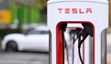 Tesla kasum kukkus järsult. Musk süüdistas „korporatiivseid terroriste“ ja lubas robotarmeed