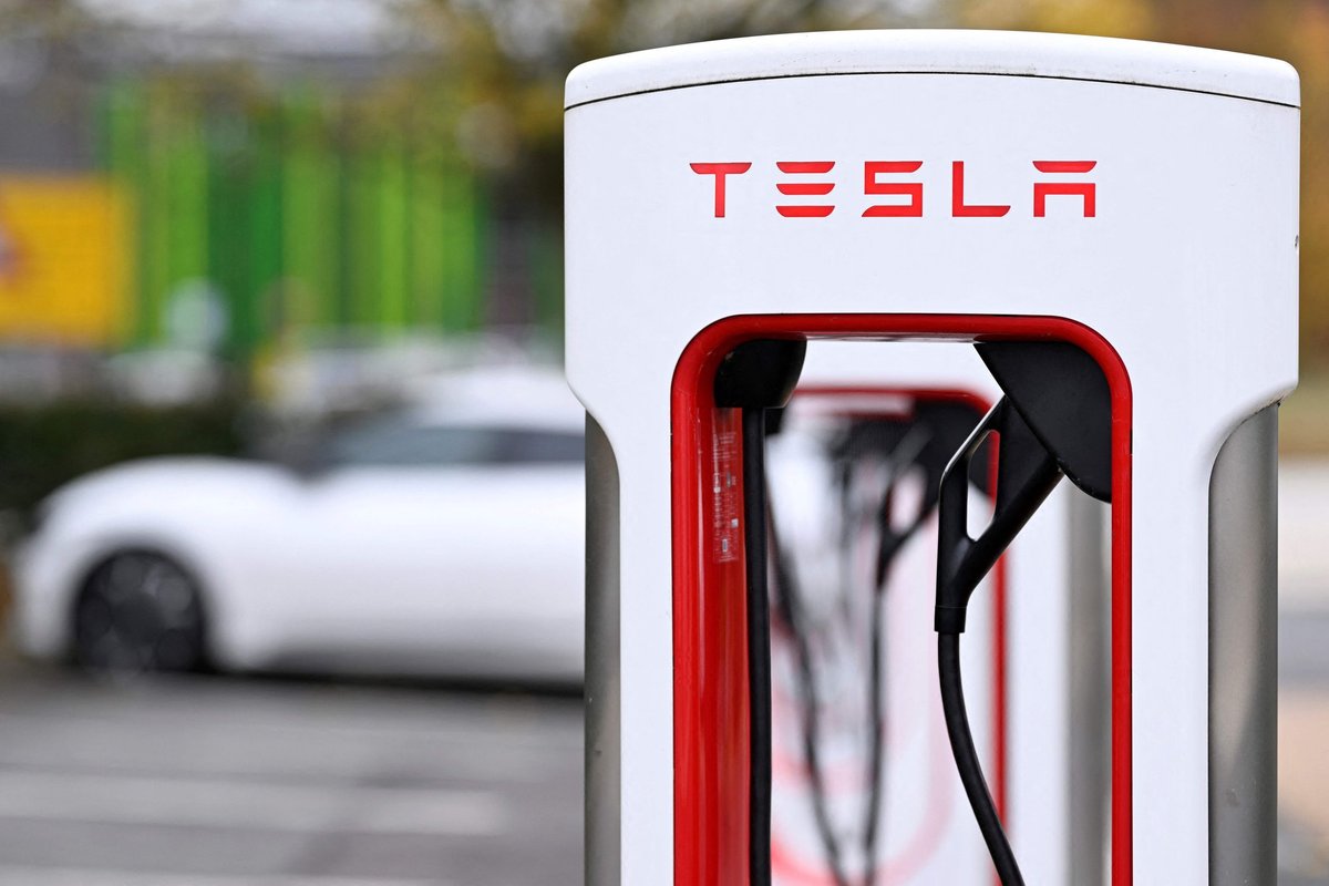 Tesla kasum kukkus järsult. Musk süüdistas „korporatiivseid terroriste“ ja lubas robotarmeed
