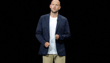 Daniel Ek astub Spotify juhi kohalt tagasi | Välismaa