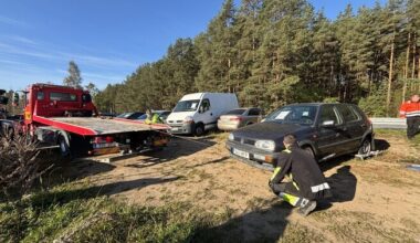 Transpordiamet hakkas Koidula piiripunkti parklast sõidukeid ära viima | Eesti