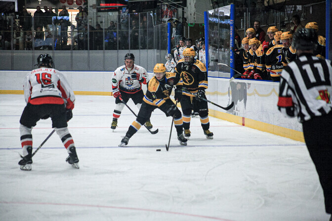 Tiitlikaitsja Välk 494 lasi avamängus kolmeväravalise edu käest | Jäähoki