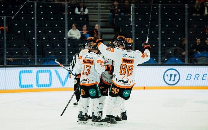 Rooba resultatiivne sööt aitas KooKoo võiduni | Jäähoki
