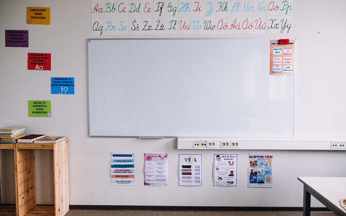 Eestikeelsele õppele üleminek kulgeb senistes venekeelsetes koolides vaevaliselt | Eesti