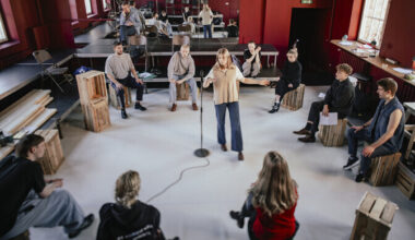 Galerii: teatritudengid toovad Tartu Uues Teatris lavale loo Ülo Soosterist | Teater