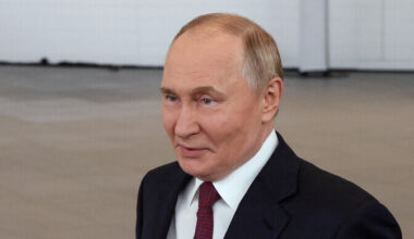 Putin ja Trump vahetasid Ukraina pommitamise päeval meelitusi | Välismaa