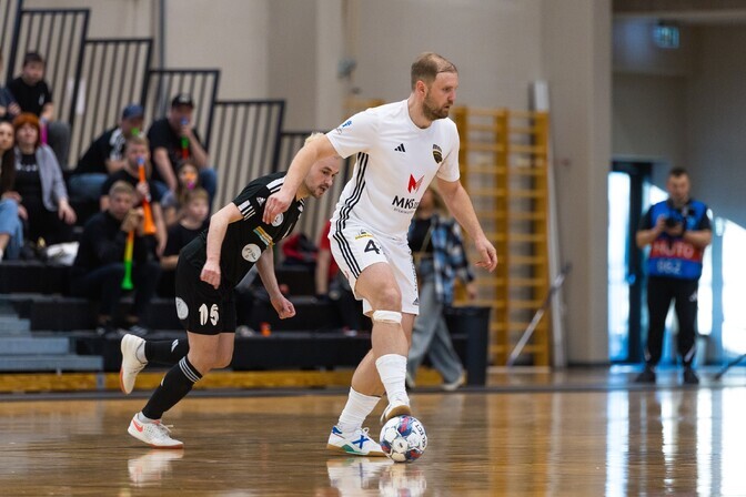 Saalijalgpallimeistrivõistluste liidriks tõusis Tartu Ravens Futsal | Jalgpall