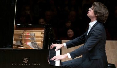 Tallinnas esinev prantsuse pianist Lucas Debargue: usun, et parim aeg on alati kuskil eespool | Muusika