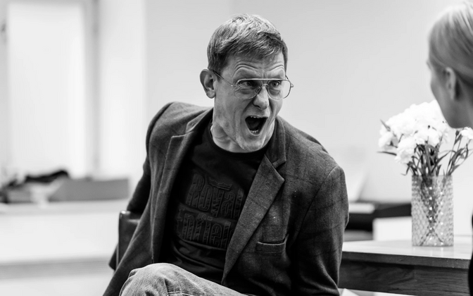 Jan Uuspõld teeb oma debüüdi Kellerteatris trilleris "Peegel" | Teater