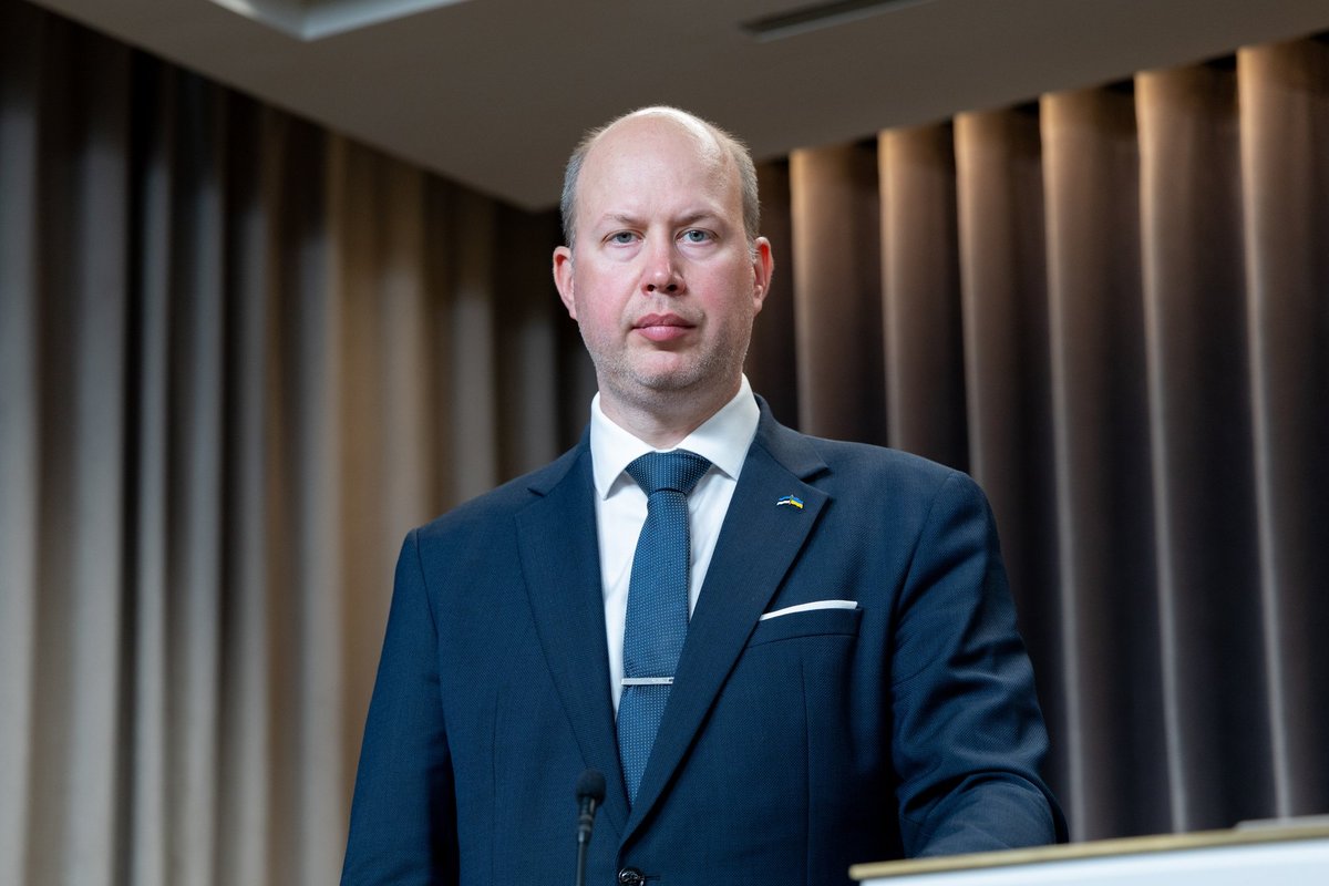 Ministeerium muutis viibimiskeelu eelnõud, rahvakogunemiste osa võetakse välja