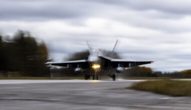 FOTOD | Kanada hävitajad harjutasid Piibe maanteel peatumata maandumist