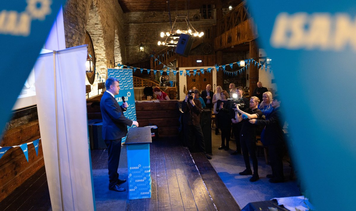 Fotomeenutus Isamaa valimispeolt, kus parteilased eesotsas Urmas Reinsaluga rõõmustasid hea tulemuse üle. Küsimus aga on, kuidas tulemus realiseeritakse.