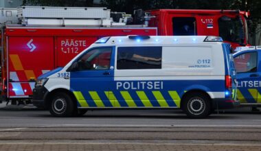 Raasikul süüdati põlema auto, tules sai kannatada ka elumaja