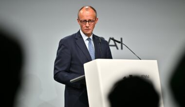 Merz seisab silmitsi kasvava kriitikaga rändeteemalistele märkustele