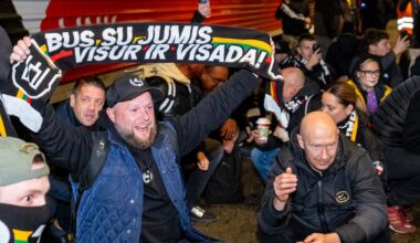 Vilnius – Tallinn öörongiga mängule sõitnud Leedu jalgpallifännid tulevad Soomest tagasi noruspäi